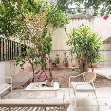 Zen-garden, Exarchia Athens